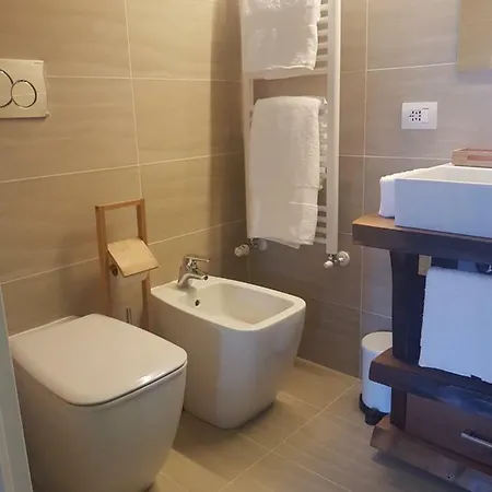 Foresteria Lombarda La Guest house *