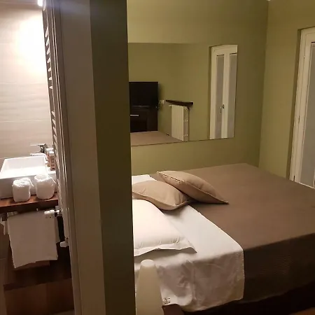 Guest house Foresteria Lombarda La *